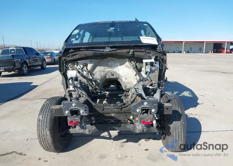 2021 Chevrolet Silverado 1500 4Wd Short Bed Lt Trail Boss z USA, uszkodzony, nr VIN 3GCPYFEL2MG132028